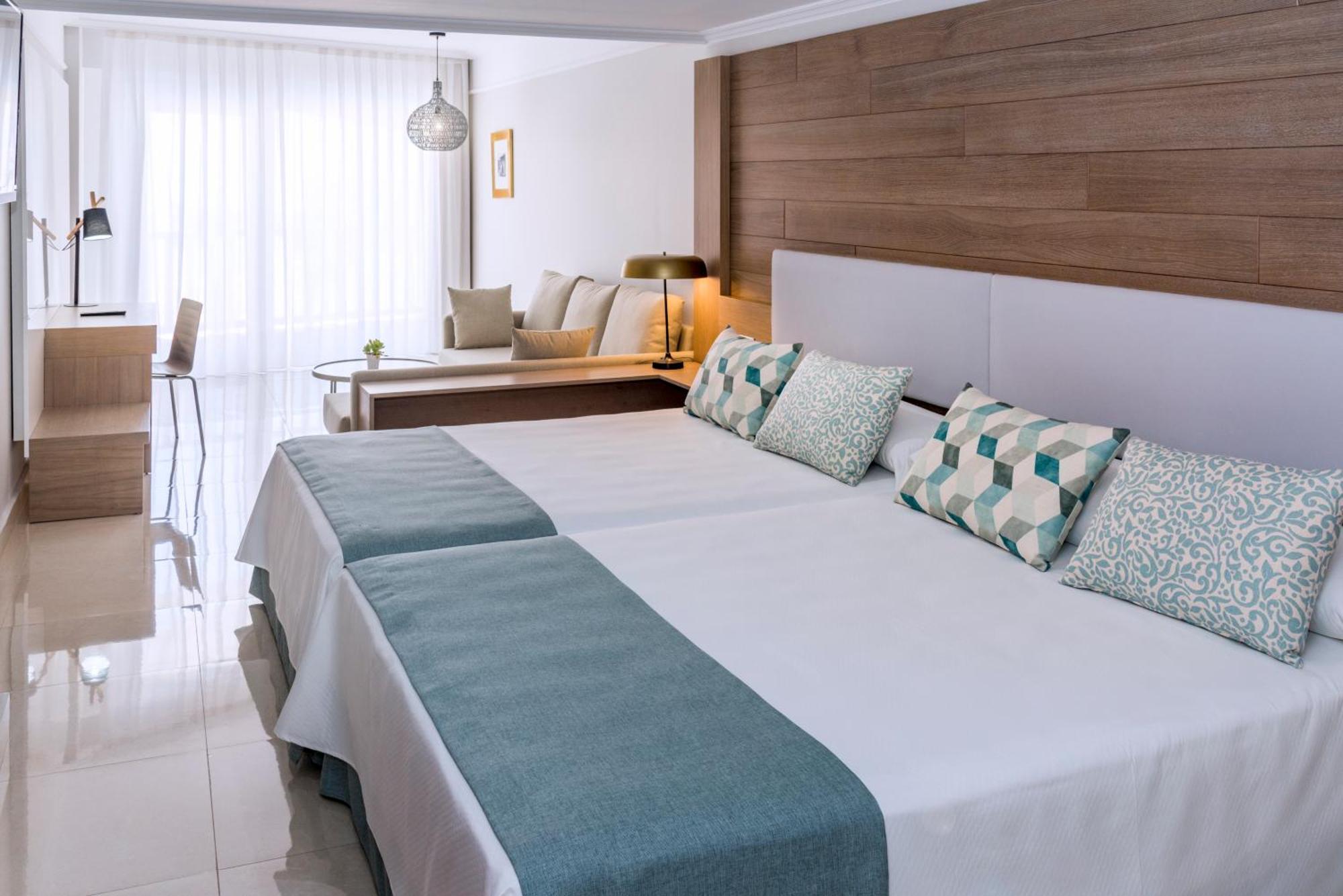 Mediterraneo Bay Hotel & Resort Roquetas de Mar Esterno foto
